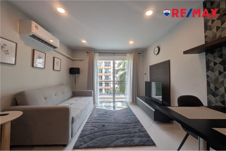 Eladó felújított, 39 m²-es egy hálószobás lakás a Park Lane Jomtien Resortban, külföldi névre