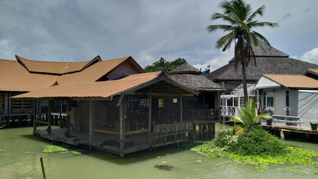 A pattayai úszó piac (Pattaya Floating Market)